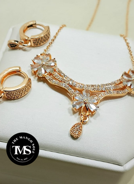 Zircon Fancy Chain Locket With Bali !!