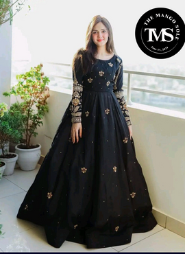 Sequence Boti With Thread Zarri Work On Sleeves, Front Body Maxi With Trouser 2Piece